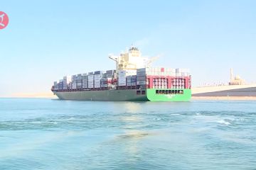 Terusan Suez bukukan pendapatan 144 miliar dolar AS
