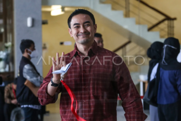 KPK periksa Zumi Zola sebagai saksi