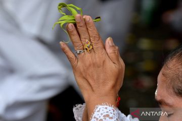 Umat Hindu rayakan hari Galungan