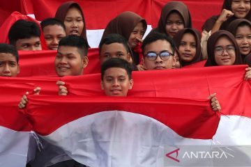 Pembagian 10 juta bendera Merah Putih di Aceh