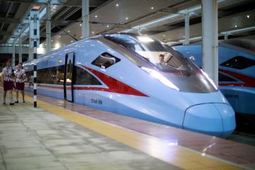 Guizhou, China luncurkan kereta berkecepatan 350 km per jam pertamanya