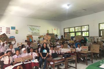Komunitas MCC edukasi kelestarian laut untuk siswa di Banda Neira