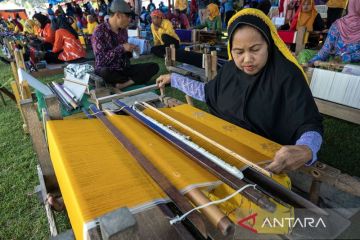 Festival Tenun Donggala