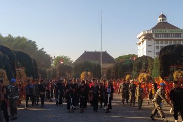 Ponorogo gelar parade dadak merak meriahkan HUT Kemerdekaan RI