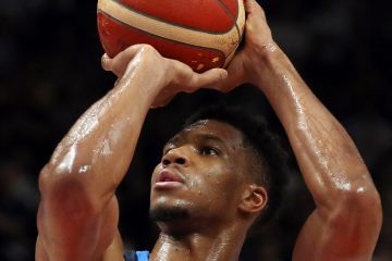 Giannis Antetokounmpo umumkan tak ikut Piala Dunia FIBA 2023