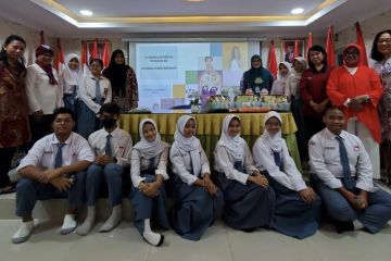 Alumni SMAN 68 Jakarta lakukan pelatihan kesehatan bagi duta pelajar