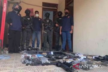 Densus 88 geledah rumah terduga teroris di Bekasi