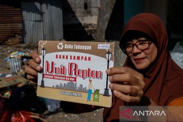 Bank sampah edukasi kebersihan lingkungan warga