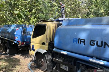 Gubernur Jateng ajak warga memanen hujan atasi krisis air bersih