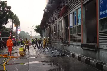 TransJakarta dan Kepolisian selidiki penyebab kebakaran Halte Tendean