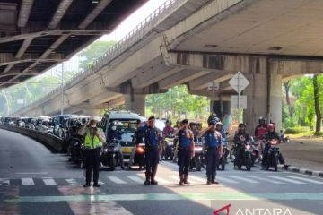 Hening cipta HUT RI, ratusan kendaraan dihentikan di Jakarta Timur