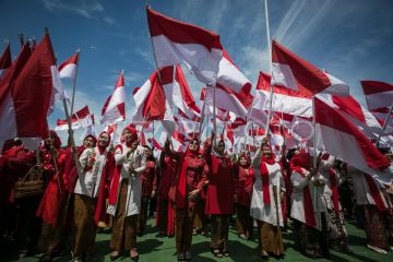 Pesta bendera peringatan HUT RI