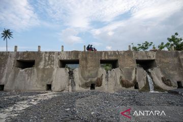 Penurunan debit air di cekdam Balane