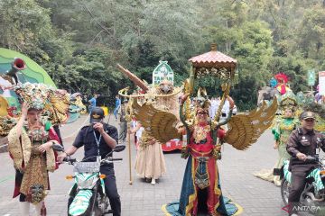 Taman Safari Bogor meriahkan HUT Ke-78 RI dengan parade