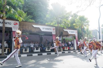 Kapolri dan peserta AMMTC nikmati parade penyambutan di Labuan Bajo