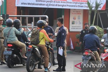 Dinas LH DKI larang kendaraan pegawai belum uji emisi ke area kantor