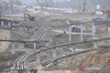 Hoaks! Foto pekerja proyek IKN dipinggir tebing