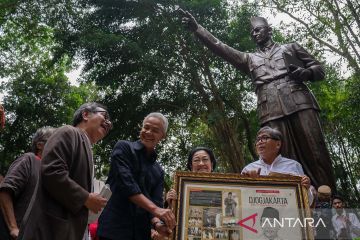 Megawati resmikan patung Bung Karno di Omah Petroek