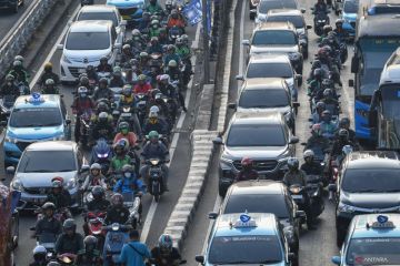 Legislator minta Pemprov DKI terapkan per KK satu kendaraan bermotor