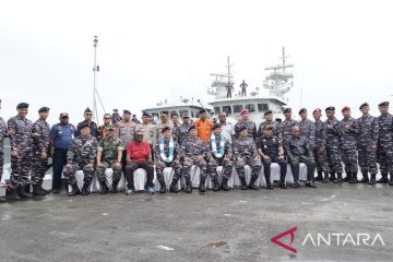 KRI Kapak-625 dan KRI Panah-626 di Sorong perkuat satuan Koarmada III