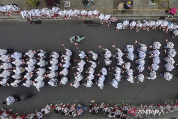 Meriah, kirab kebangsaan Merah Putih di Tasikmalaya