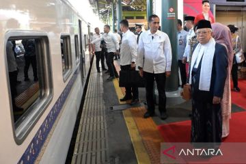 Wapres kunjungan kerja ke Cirebon menumpang kereta