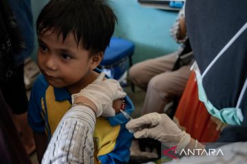 Bulan imunisasi anak sekolah di Palu