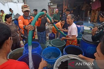 Bantuan air bersih di Kota Serang