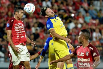 Bali United kalahkan tim tamu Barito Putera 2-1