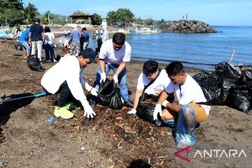 Milenial PLN Suluttenggo ikut atasi masalah sampah pesisir pantai