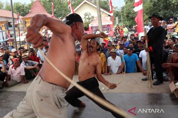 Warga Jombang gelar tradisi Ujung untuk mendatangkan hujan