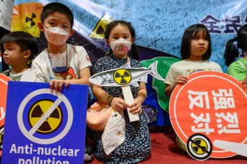 Aksi unjuk rasa tolak pembuangan air limbah nuklir Jepang  di Malaysia