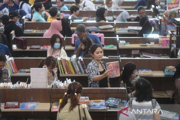 Toko Gunung Agung habiskan stok barang jelang penutupan