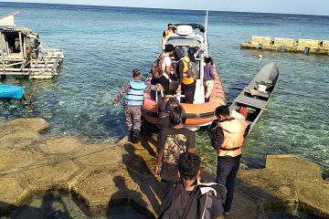 Basarnas evakuasi empat orang nelayan tenggelam di Wakatobi