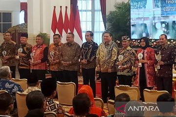 Jokowi mengingatkan cadangan pangan di daerah antisipasi kasus Papua