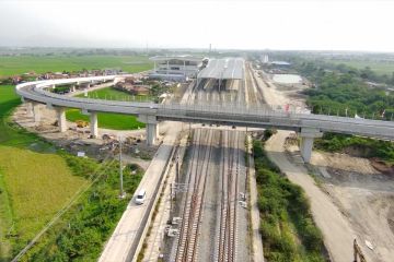 Jembatan Cibiru diresmikan untuk permudah warga naik kereta cepat