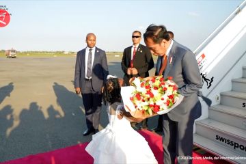 Tiba di Tanzania, Presiden Jokowi disambut hangat dengan tarian