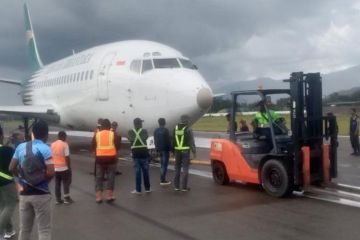 Pesawat kargo Jayawijaya mendarat darurat di Bandara Wamena