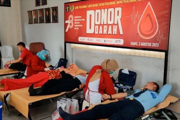 Petugas lapas peringati hari jadi Kemenkumham dengan donor darah