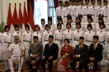 Presiden Jokowi kukuhkan 76 anggota Paskibraka Nasional