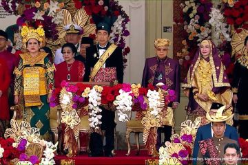 Presiden pakai baju adat Surakarta di Upacara HUT ke-78 RI
