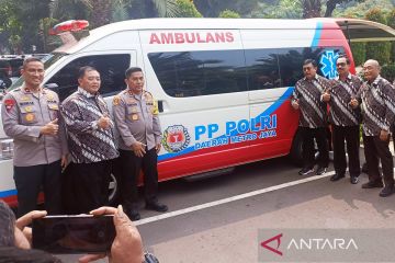Polda Metro Jaya berikan kereta merta kepada pensiunan polisi