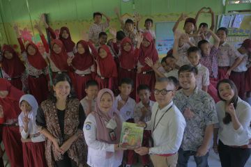 Buku edukasi bahaya gempa bumi di Pulau Selayar disusun 3 PTNBH