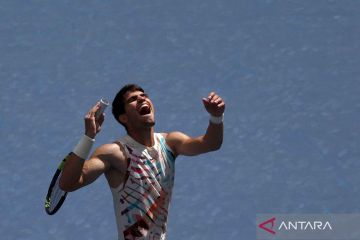 Alcaraz mengawali Australian Open dengan mengalahkan petenis veteran