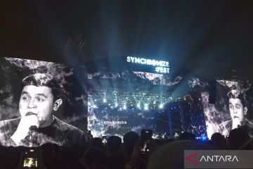 Tulus bawakan lagu-lagu terbaru di Synchronize Fest 2023