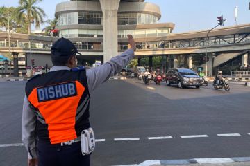 Ratusan personel Dishub dikerahkan jaga kelancaran lalin Gedung ASEAN