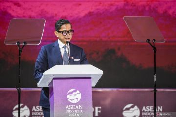 Wamenlu tekankan pentingnya konektivitas ASEAN kembangan ekosistem EV