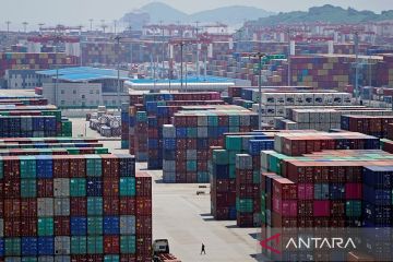 Ekspor dan impor China kemungkinan kontraksi lebih lambat pada Agustus