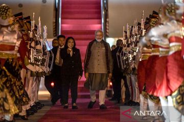 PM Narendra Modi tiba di Indonesia hadiri KTT ke-20 ASEAN-India