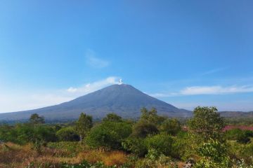 PVMBG:  Hindari aktivitas dekat Gunung Ile Lewotolok NTT